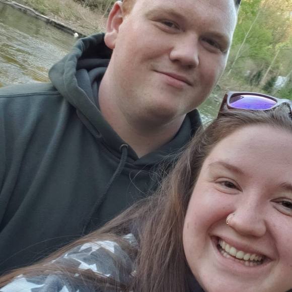 Meet your Posher, Caroline - Picture 1 of 1